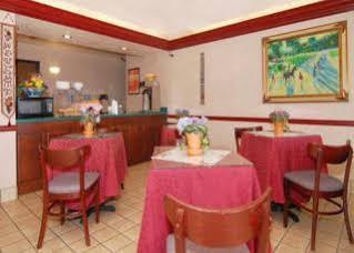 Howard Johnson Inn Nicholasville/Lexington Ngoại thất bức ảnh